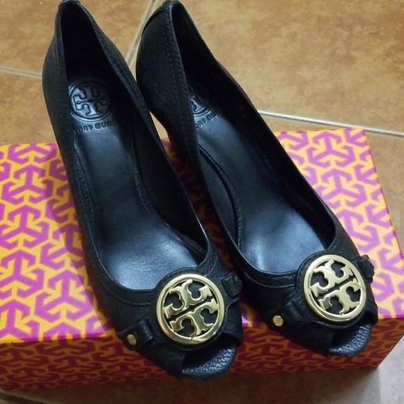 Tory Burch shoes - Picture 1 of 3